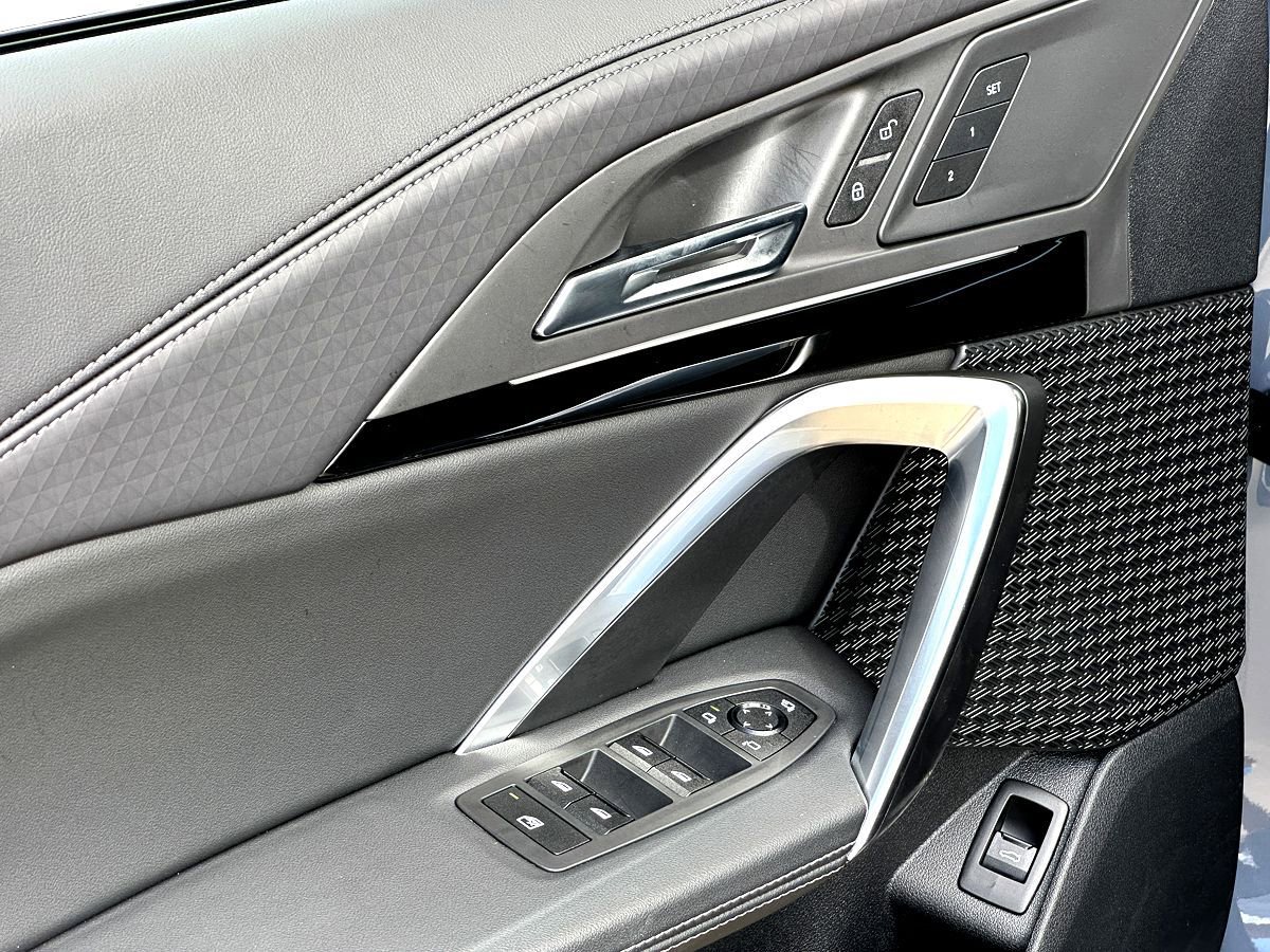 Certified 2025 BMW X2 xDrive28i image 11