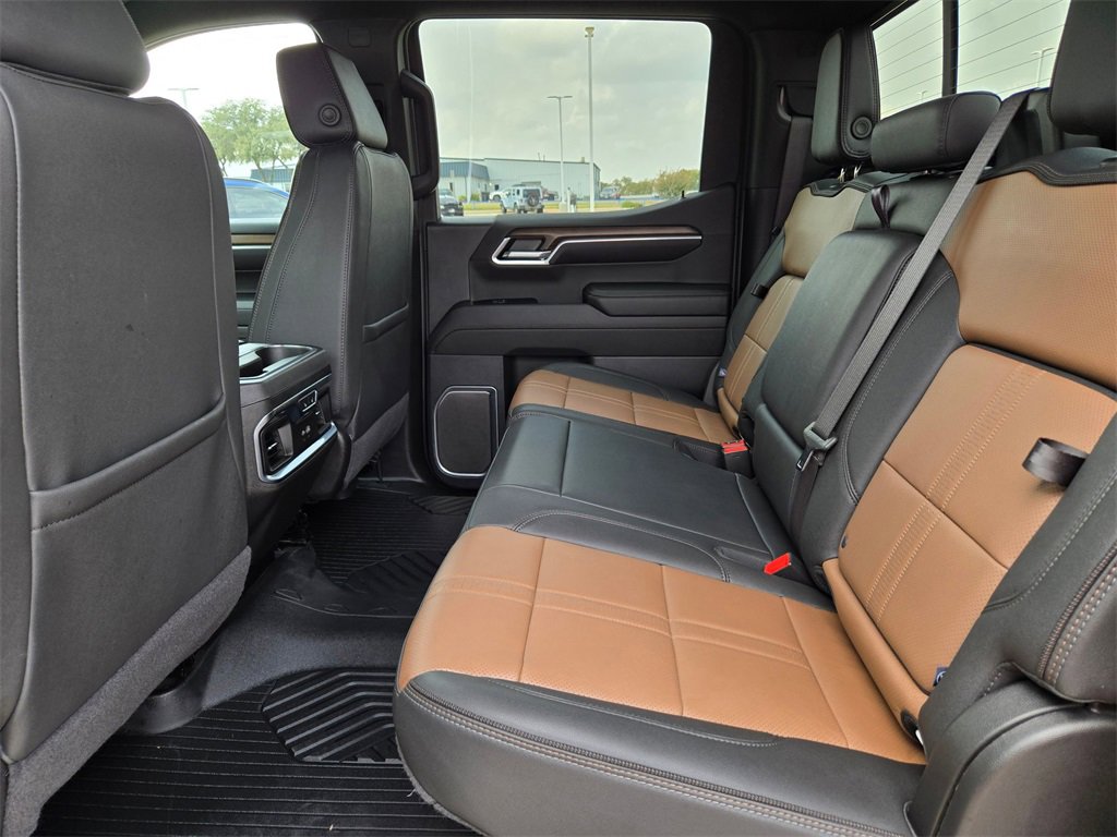 Used 2024 Chevrolet Silverado 1500 High Country w/ Technology Package image 14