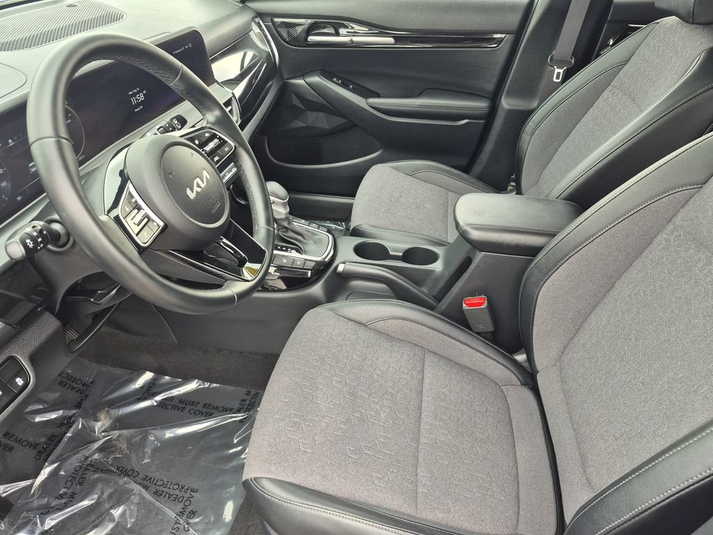 Used 2024 Kia Seltos S AWD/4WD image 11