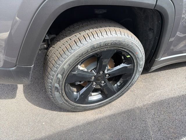 New 2026 Jeep Grand Cherokee Limited w/ Limited Altitude Package image 8