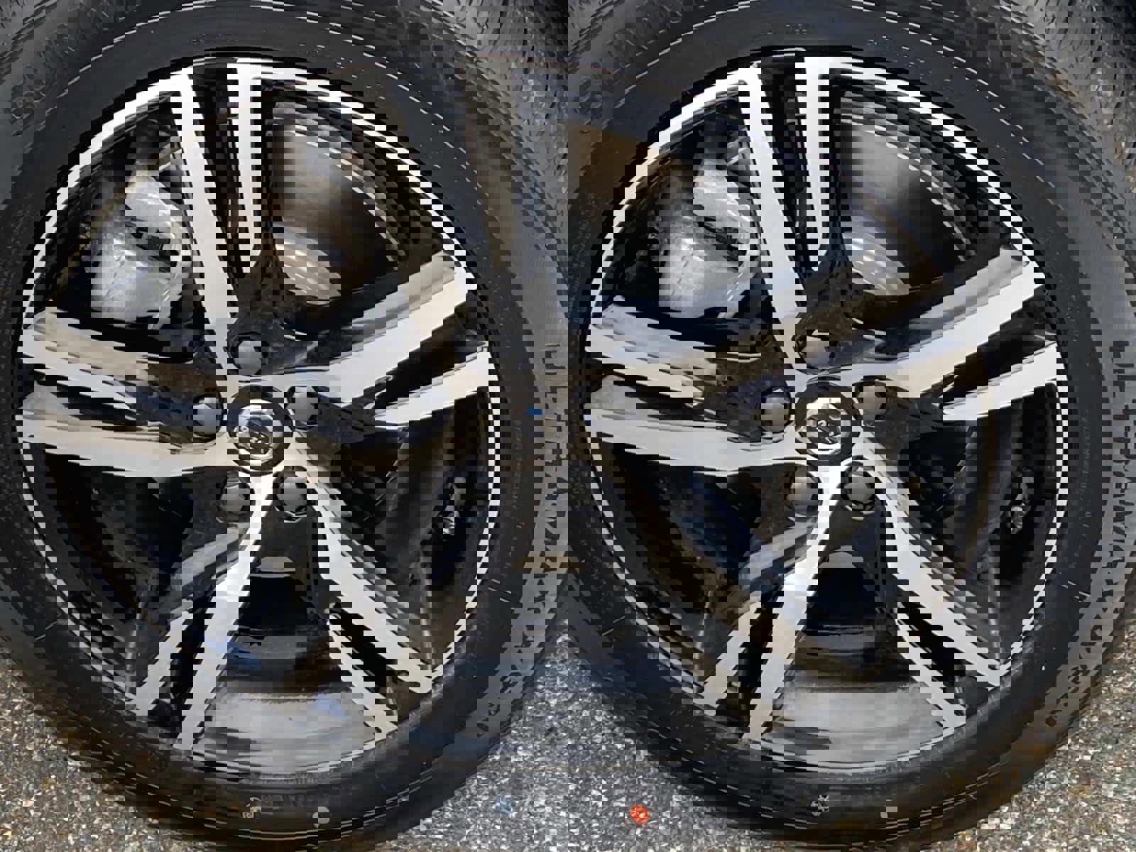 Used 2024 Volvo XC40 B5 Core image 27