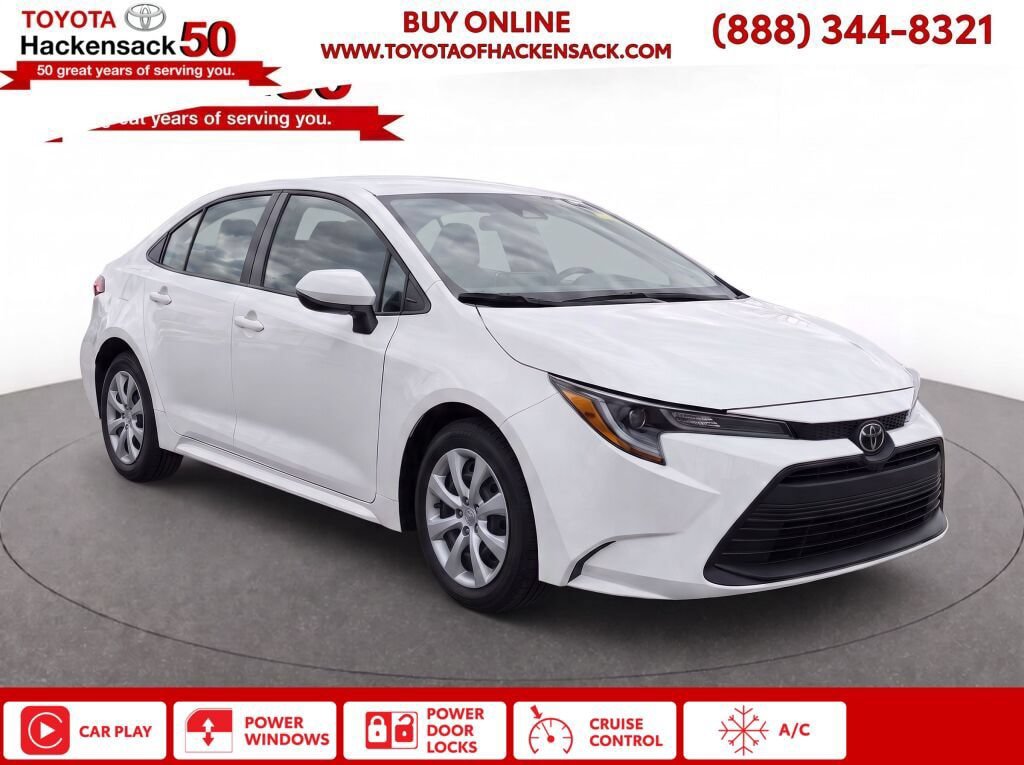 Used 2025 Toyota Corolla LE FWD image 1