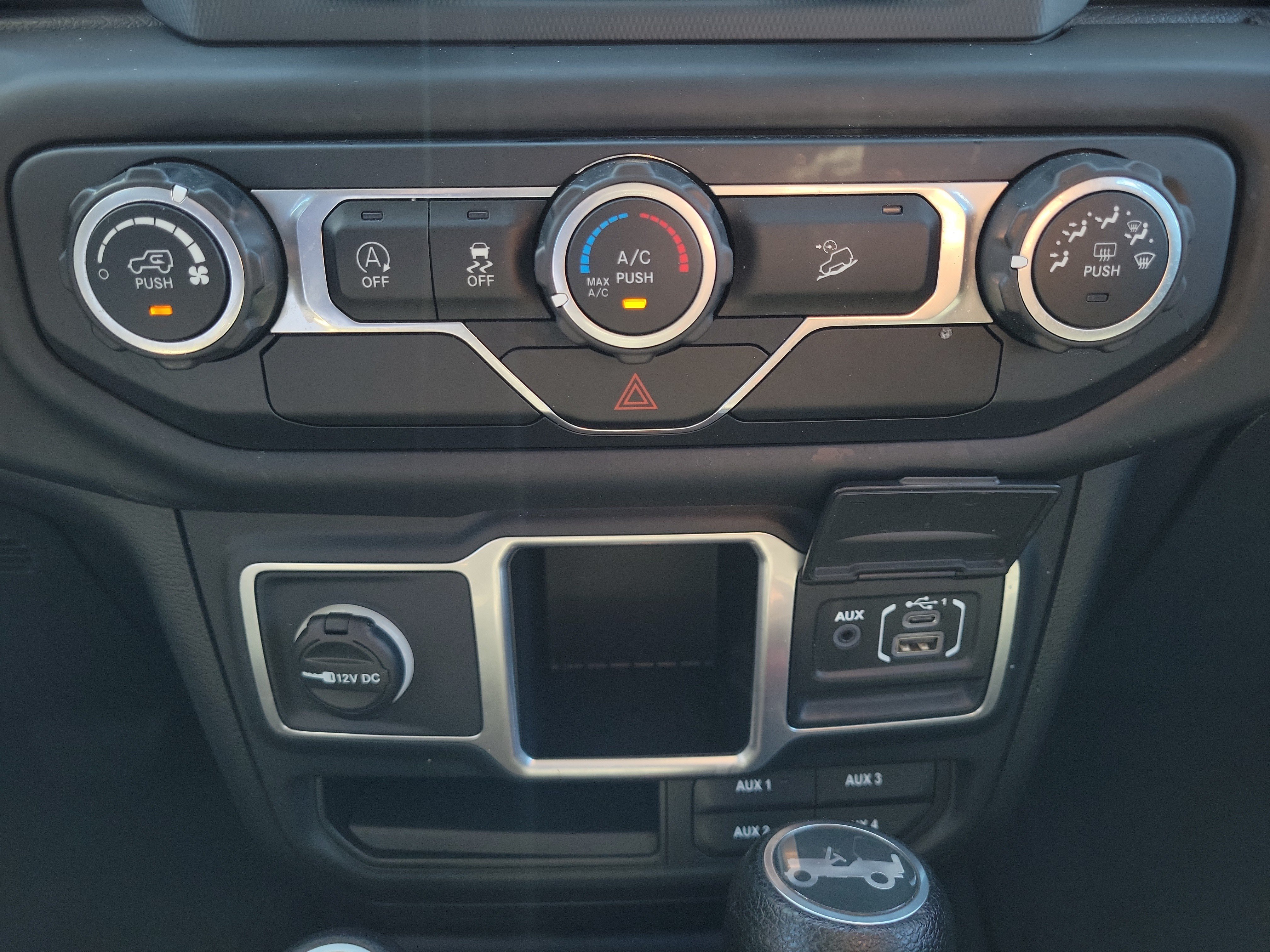 Used 2018 Jeep Wrangler Unlimited Sport AWD/4WD image 28