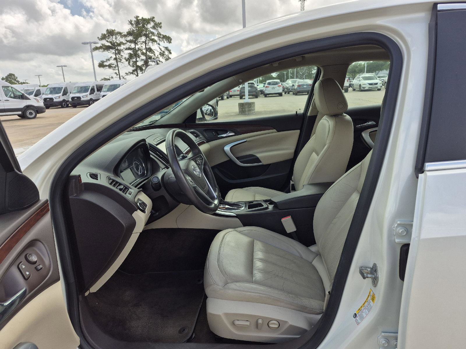 Used 2015 Buick Regal Premium image 2