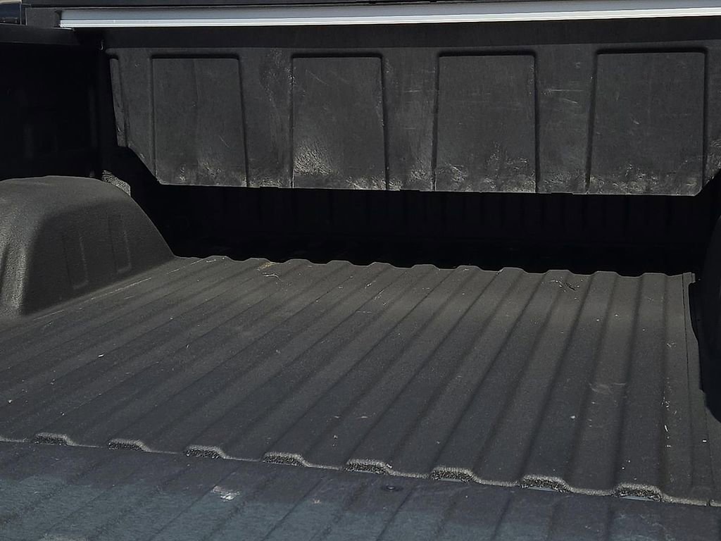 Used 2024 GMC Sierra 1500 AT4 w/ Technology Package image 9