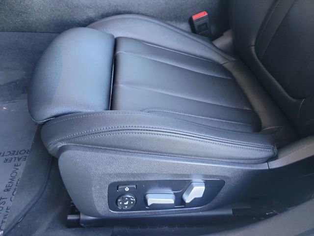 Used 2021 BMW 330e 330e iPerformance w/ M Sport Package image 21