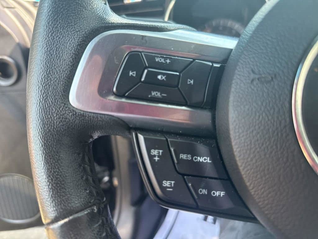 Used 2021 Ford Mustang Coupe RWD image 21