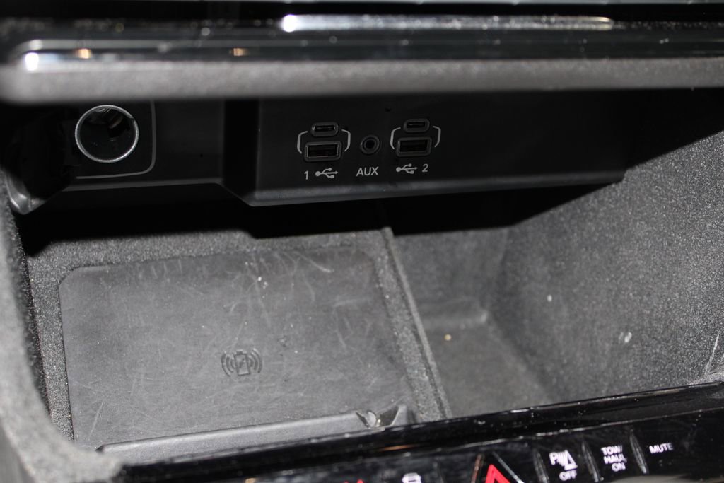 Used 2023 Jeep Wagoneer L Series II image 45