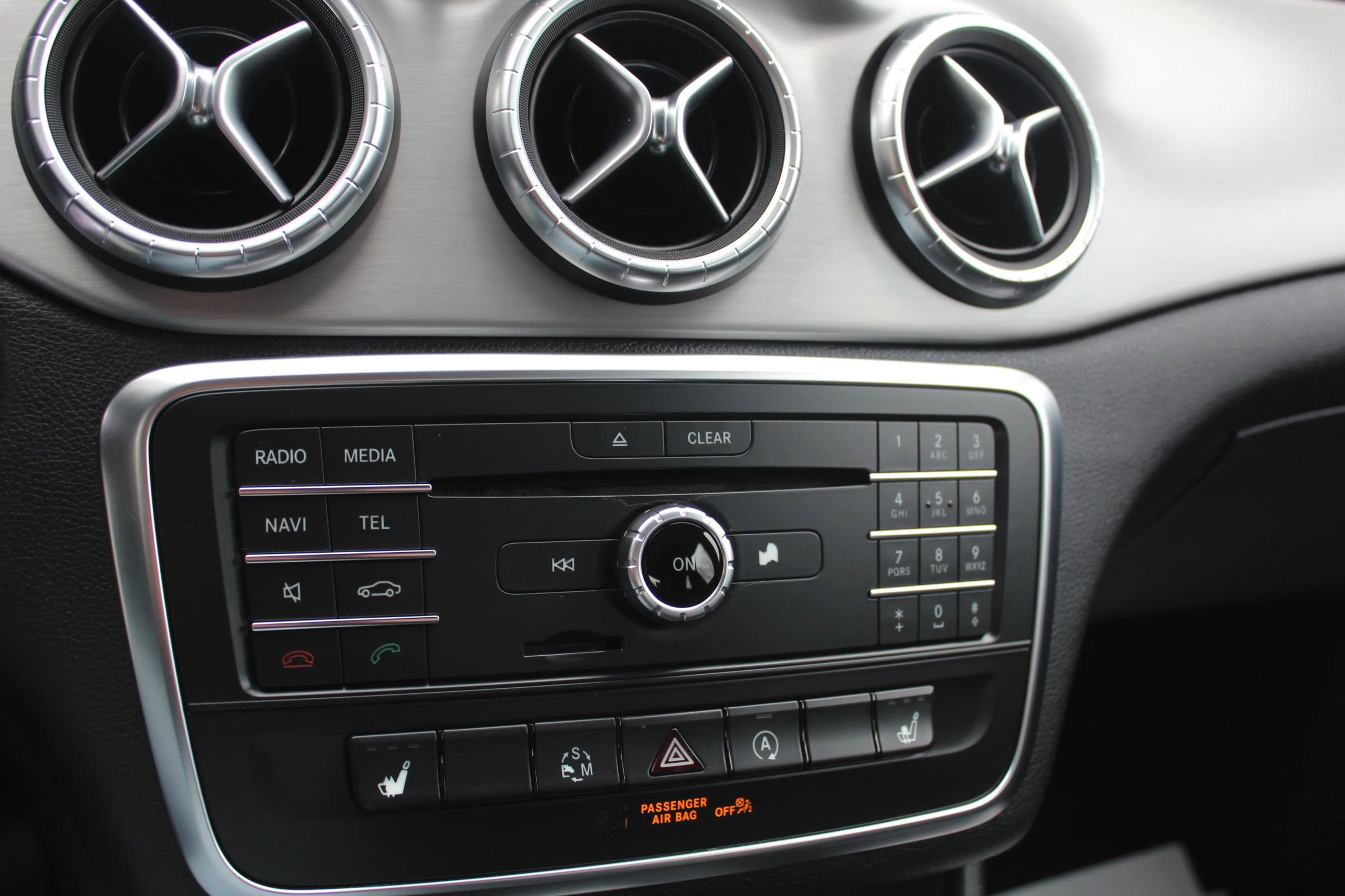 Used 2015 Mercedes-Benz CLA 250 4MATIC image 30