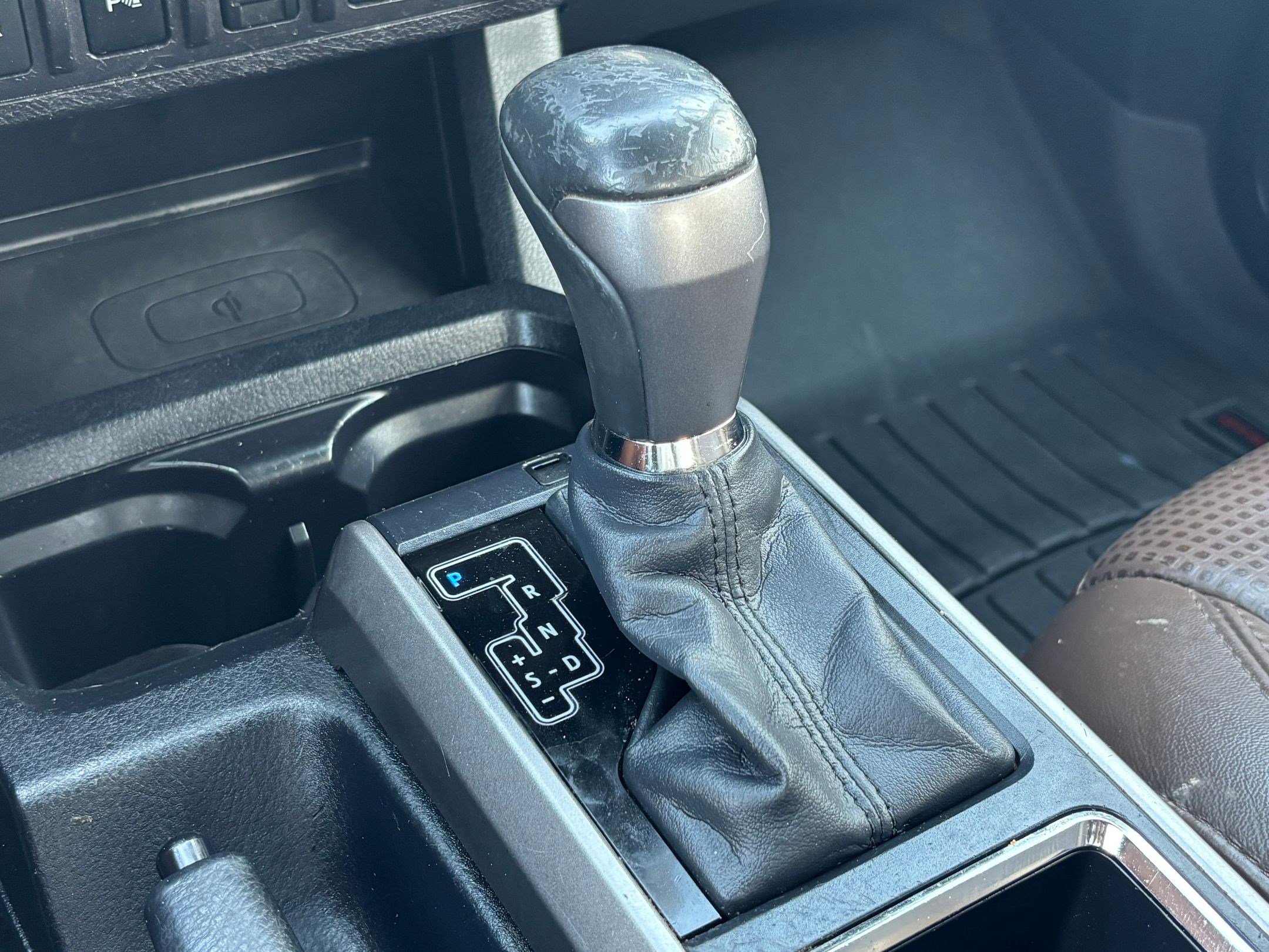 Used 2017 Toyota Tacoma Limited image 24