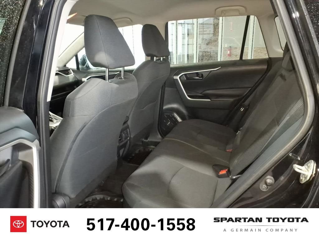 Used 2019 Toyota RAV4 LE w/ Carpet Mat Package image 11