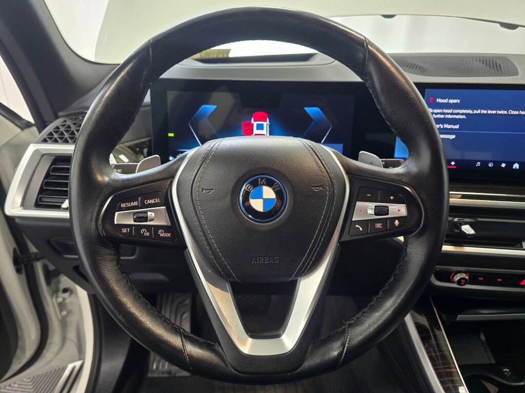 Used 2025 BMW X5 xDrive50e image 13
