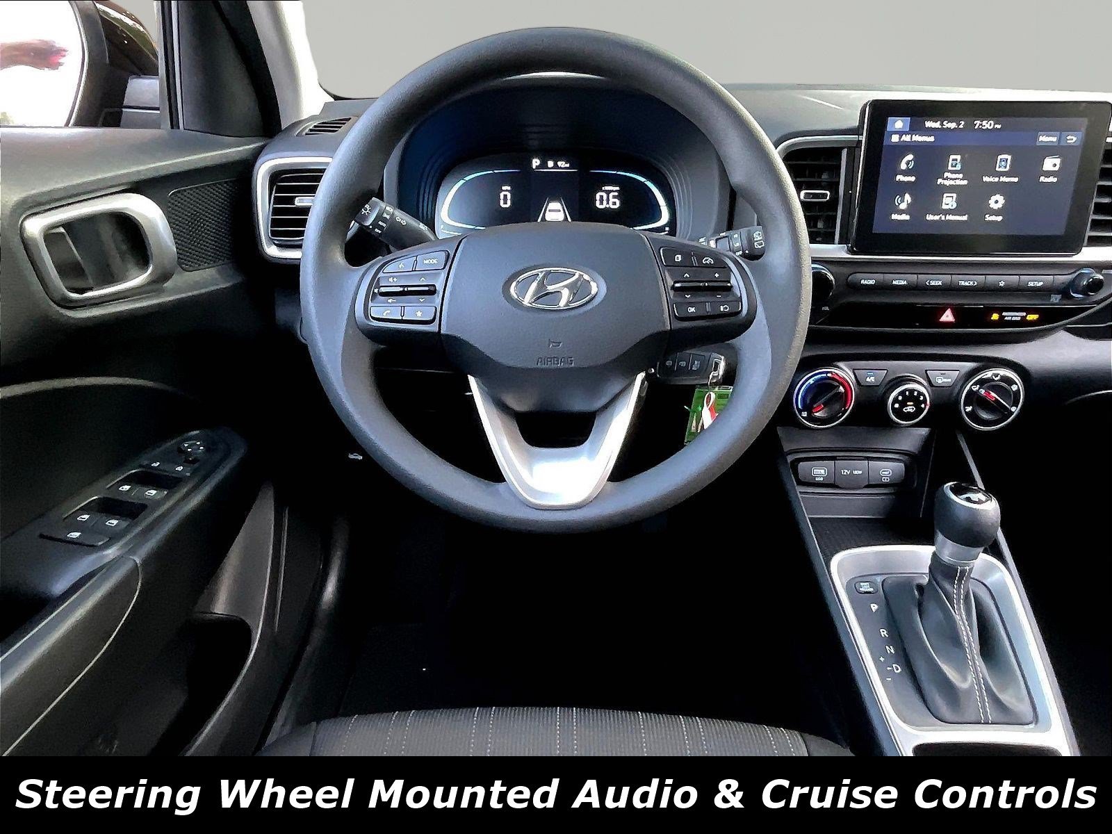 Used 2025 Hyundai Venue SE FWD image 8