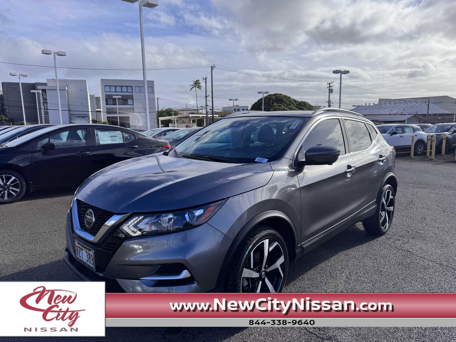Used 2020 Nissan Rogue Sport SL image 1