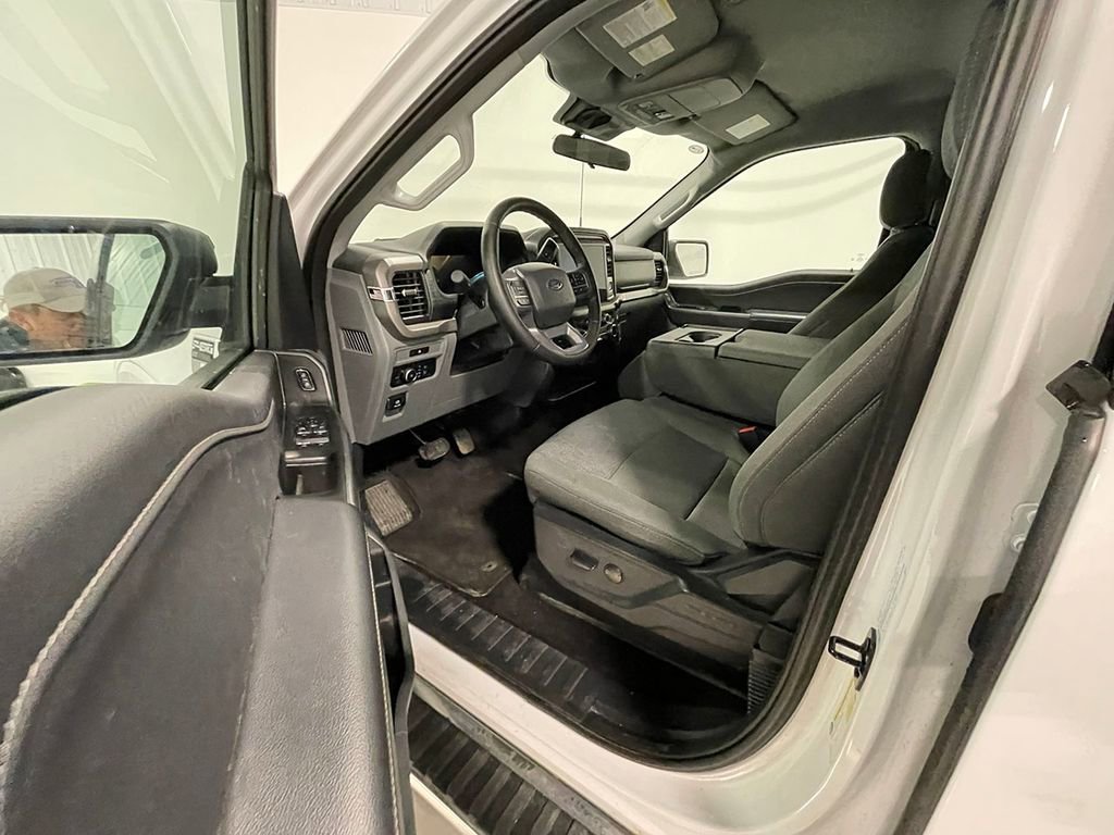 Used 2025 Ford F150 XLT w/ Equipment Group 301A Standard AWD/4WD image 19