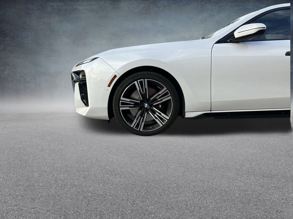 Used 2025 BMW 760i xDrive w/ Executive Package image 13