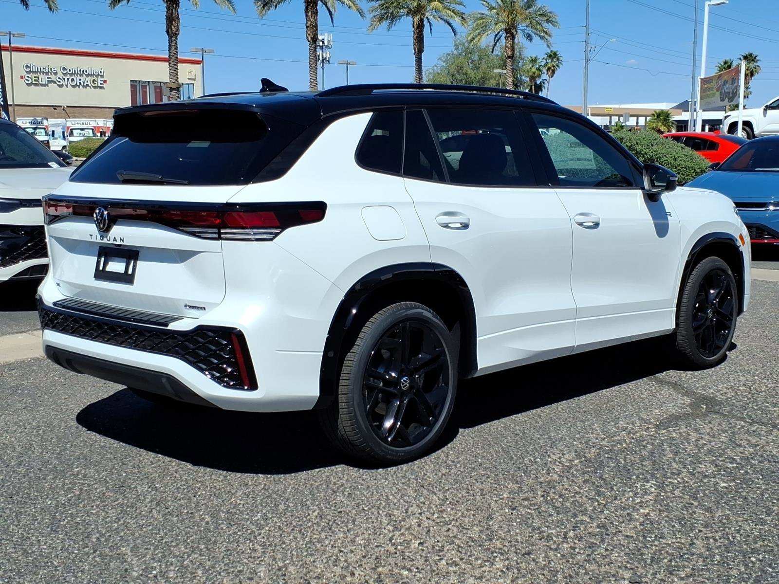 New 2026 Volkswagen Tiguan SE R-Line image 6