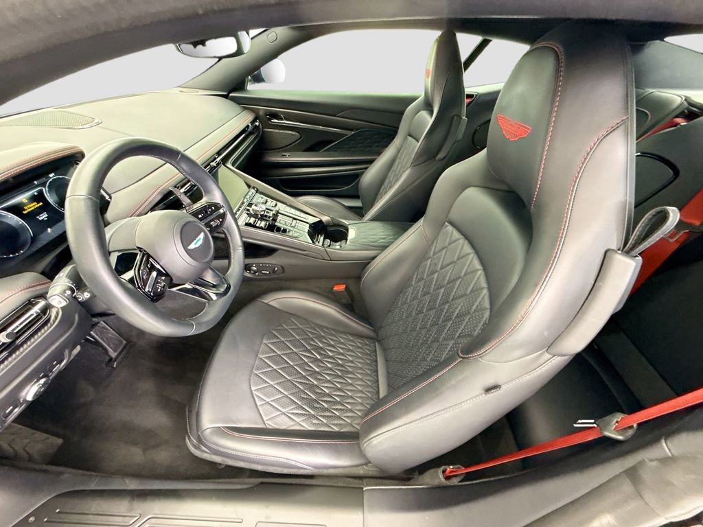 Used 2025 Aston Martin DB12 Coupe RWD image 18