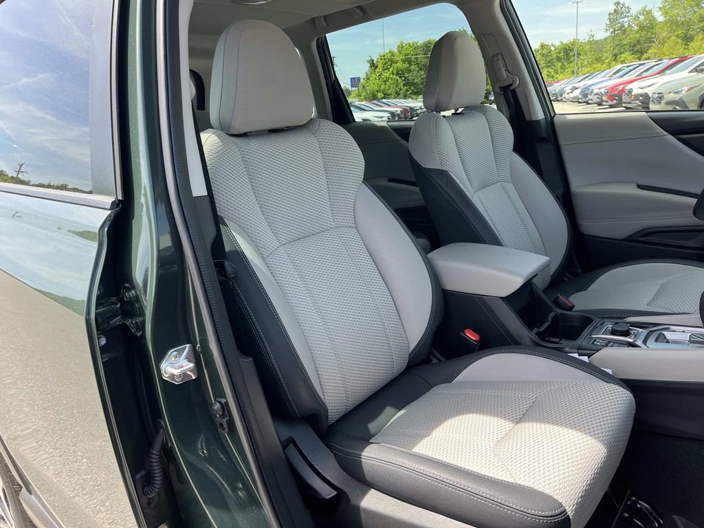 Used 2023 Subaru Forester Premium AWD/4WD image 26