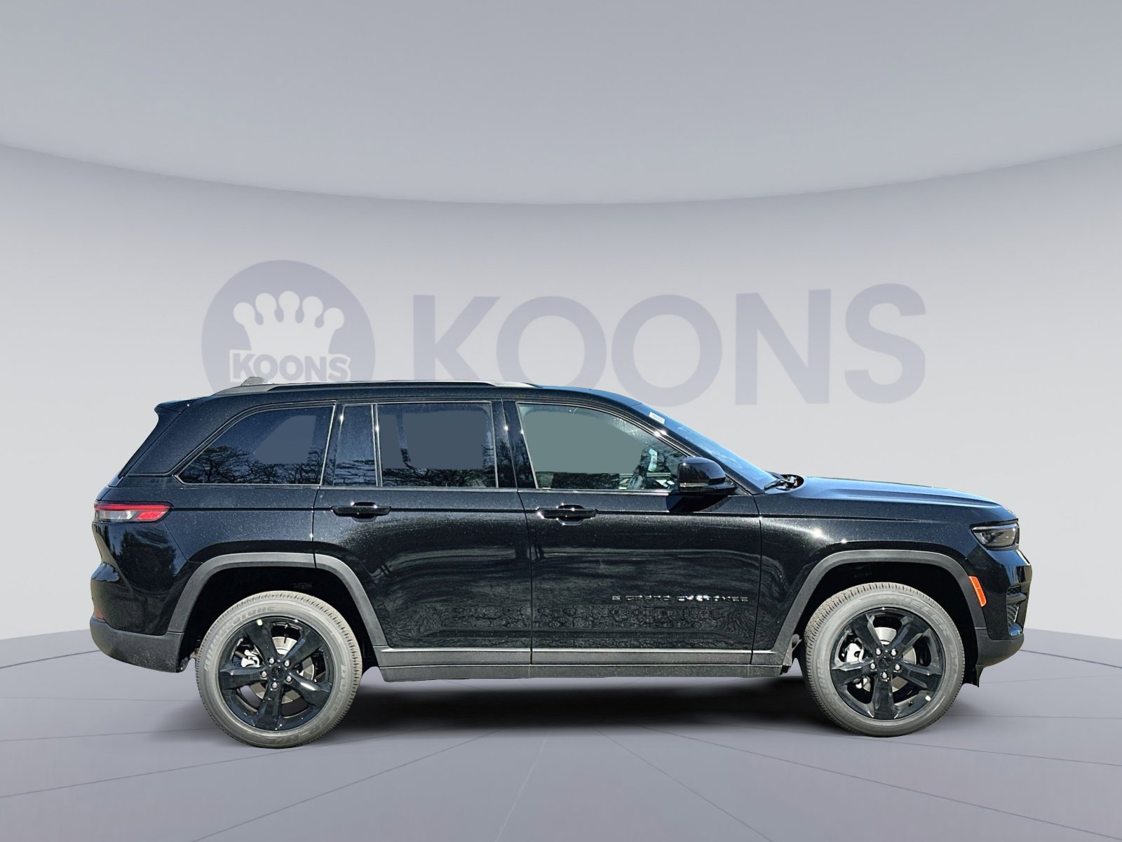 New 2025 Jeep Grand Cherokee Laredo image 8