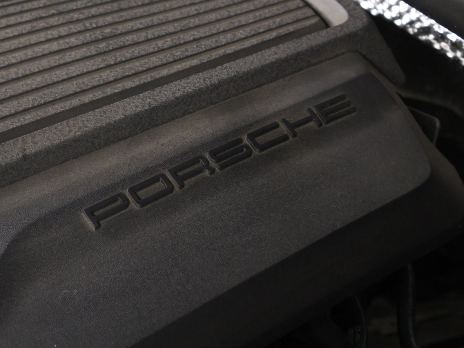 Certified 2023 Porsche Macan AWD/4WD image 27