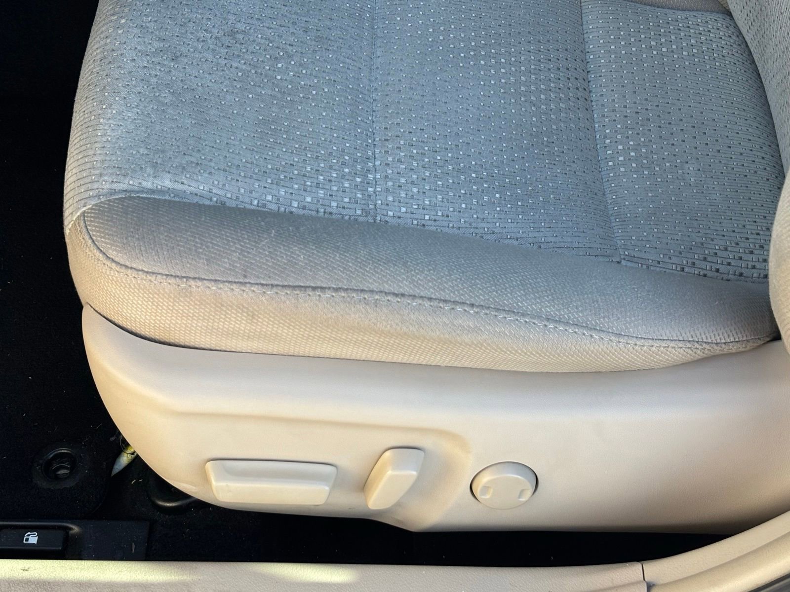 Used 2014 Toyota Camry LE FWD image 15