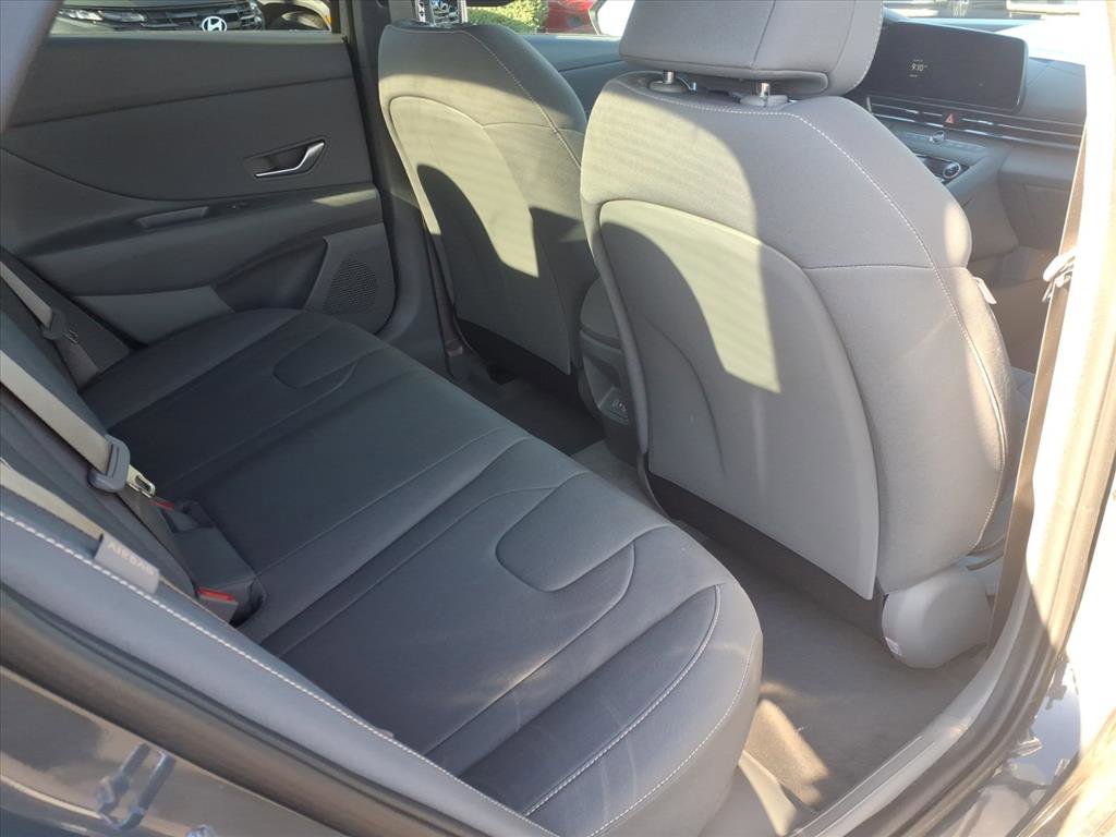 New 2025 Hyundai Elantra SEL image 8