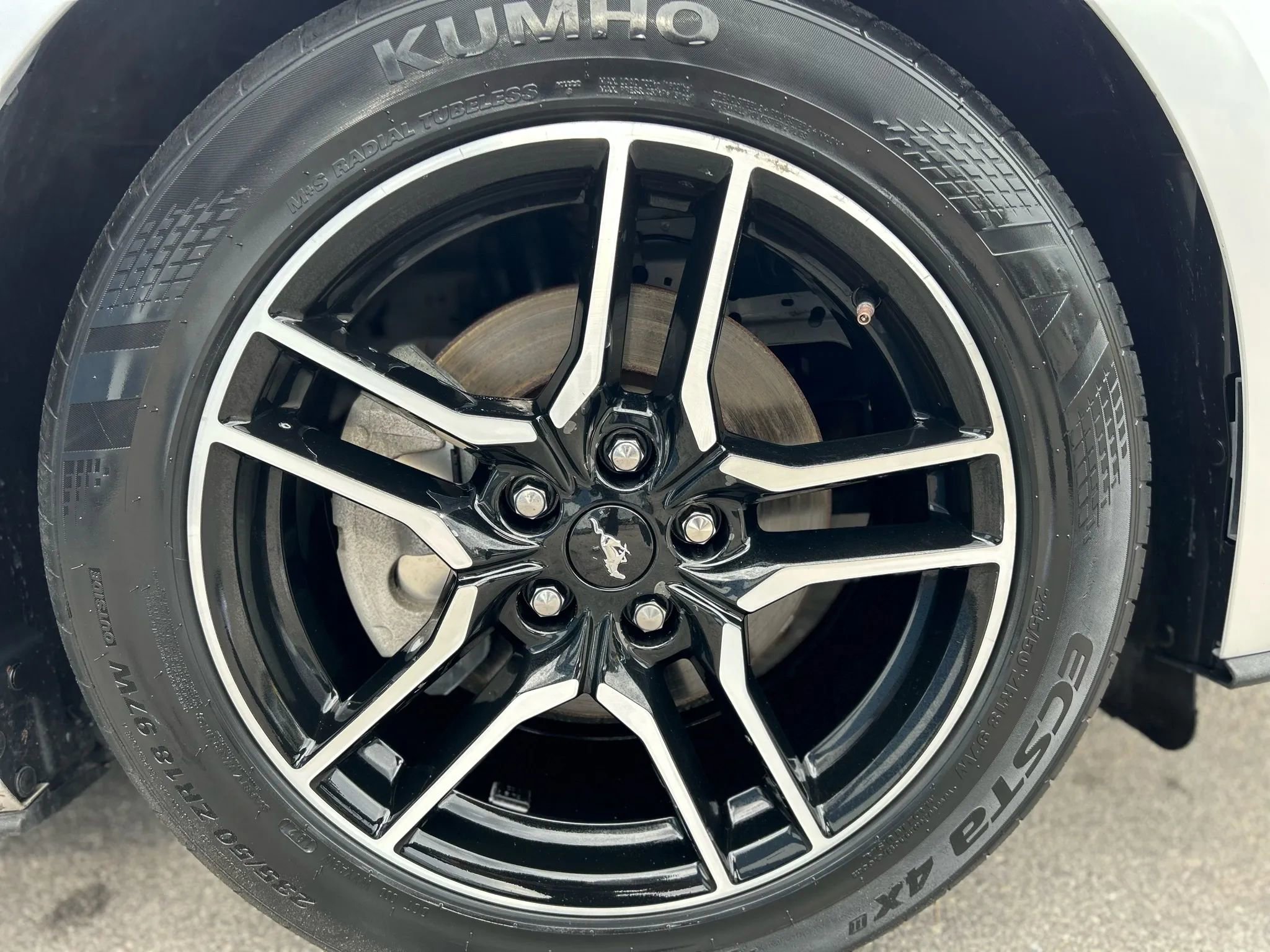 Used 2018 Ford Mustang Premium image 27