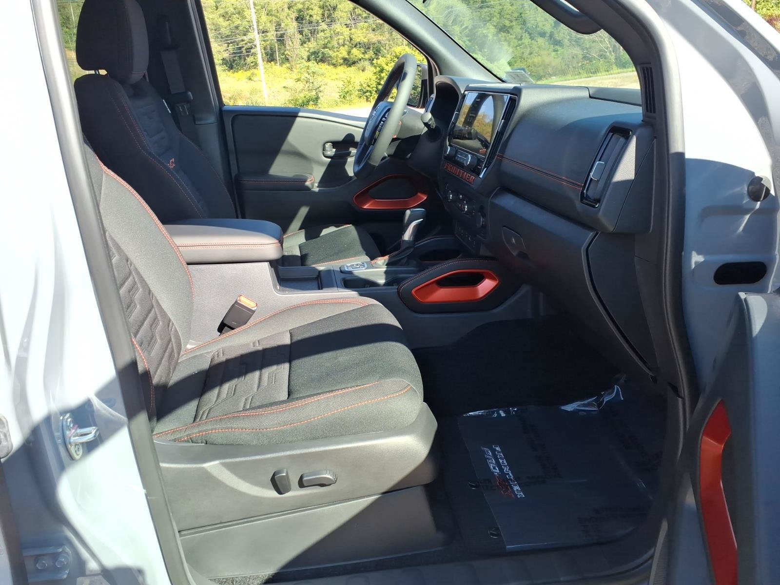 Used 2026 Nissan Frontier PRO-4X w/ Tow Package AWD/4WD image 19
