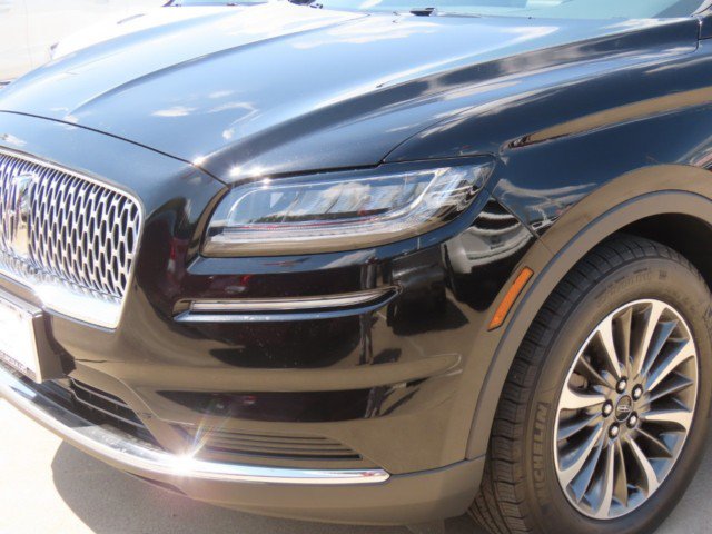 Certified 2023 Lincoln Nautilus AWD w/ Premium Package image 3