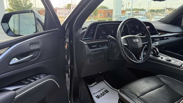 Used 2022 Cadillac Escalade Premium Luxury AWD/4WD image 46