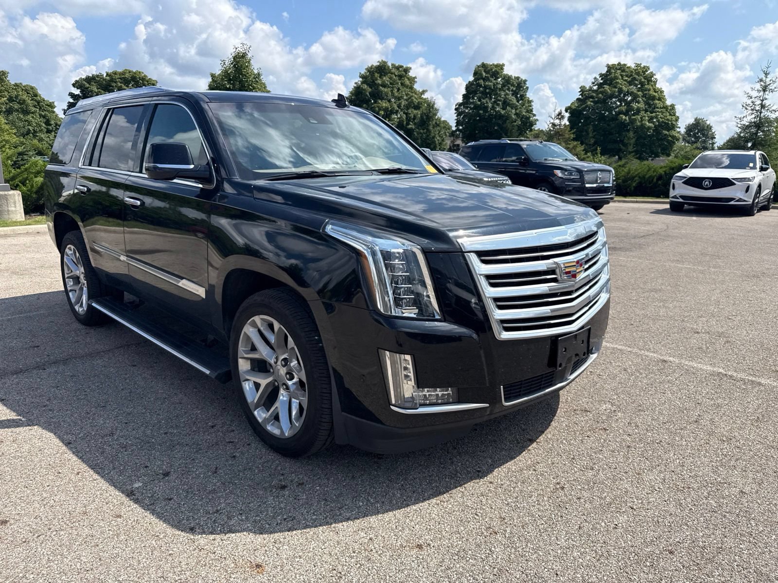 Used 2018 Cadillac Escalade Platinum AWD/4WD image 3