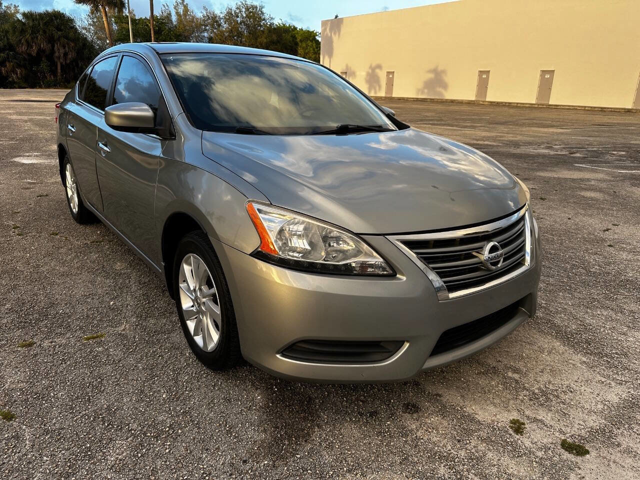 Used 2014 Nissan Sentra SV image 4