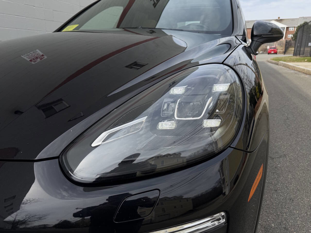 Used 2018 Porsche Cayenne S Platinum image 11