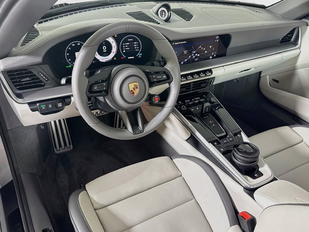 Certified 2026 Porsche 911 Targa 4 GTS AWD/4WD image 4