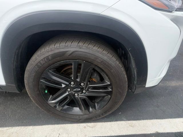 Used 2025 Chevrolet Trax ACTIV w/ Sunroof Package image 4