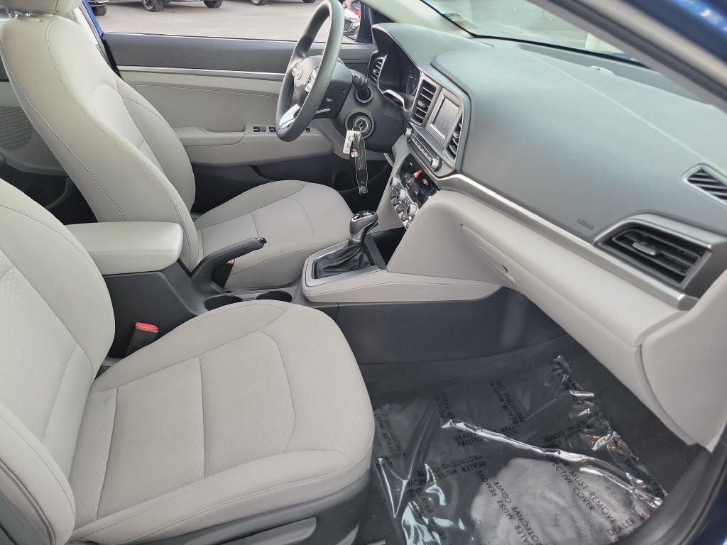 Used 2020 Hyundai Elantra SE FWD image 19