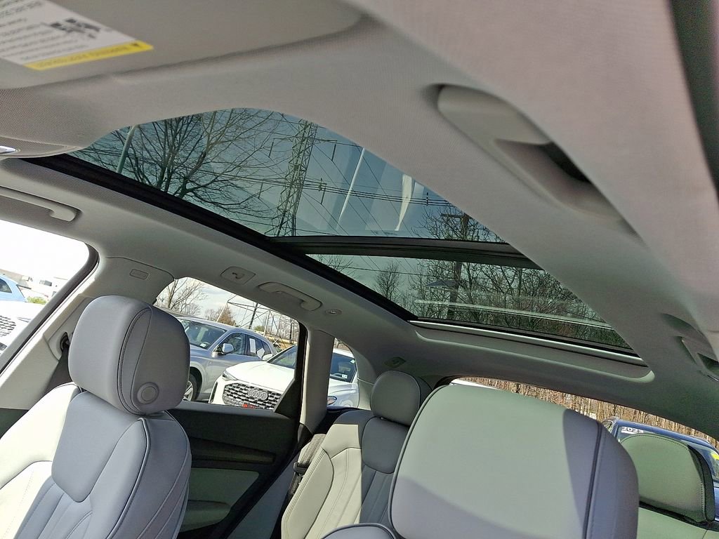Used 2023 Audi Q5 e Premium w/ Convenience Package image 20