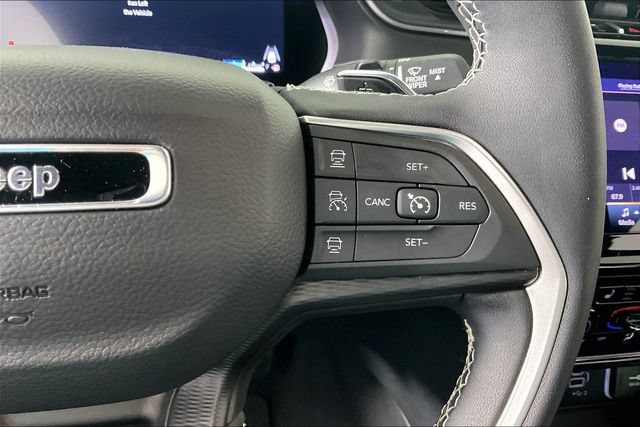 Used 2025 Jeep Grand Cherokee L Altitude AWD/4WD image 11