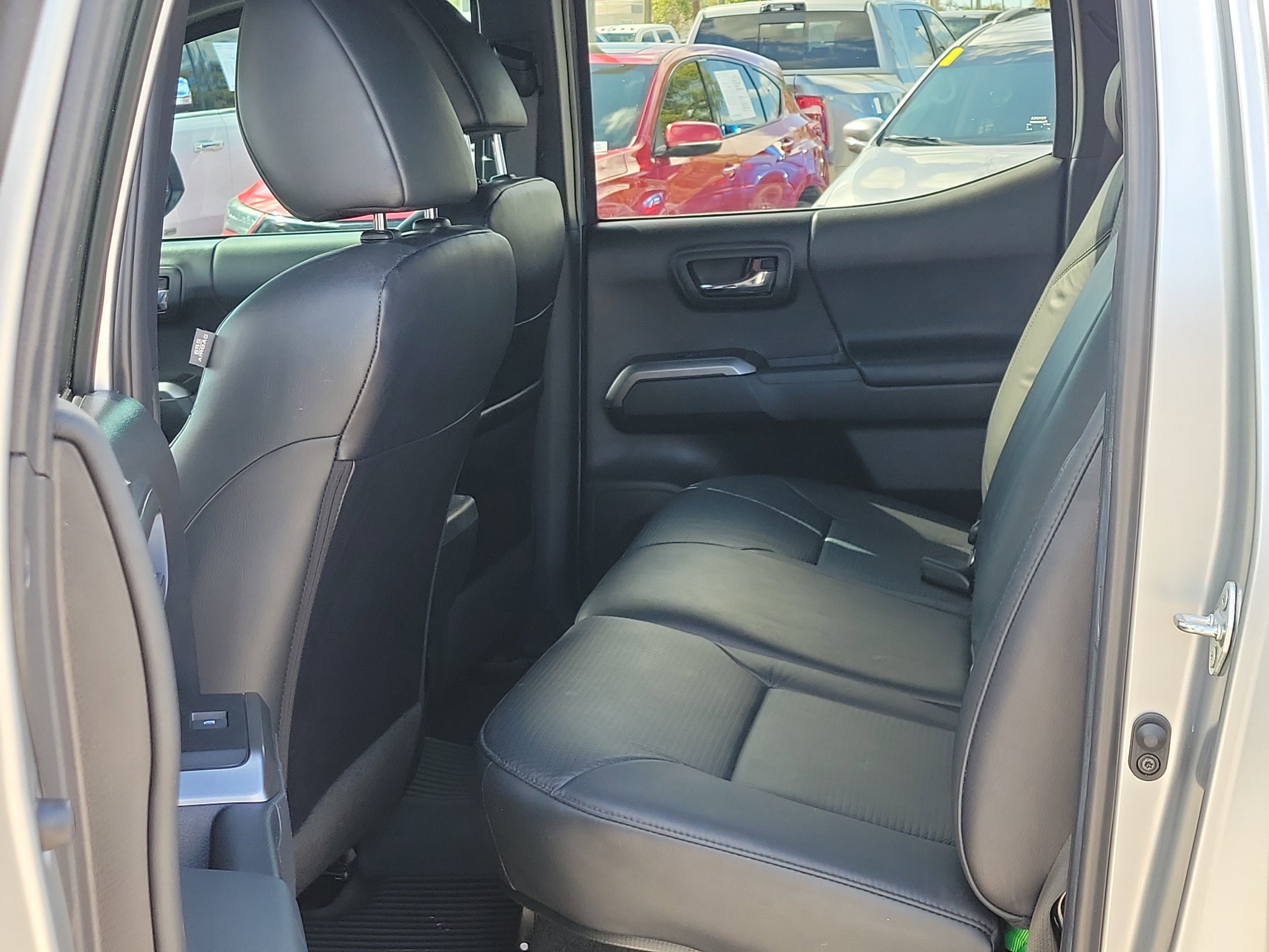 Used 2022 Toyota Tacoma Limited image 14