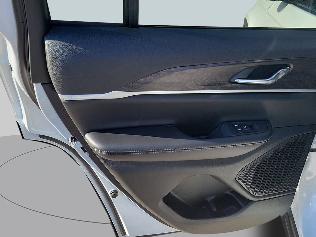 New 2026 Jeep Grand Cherokee Altitude AWD/4WD image 15