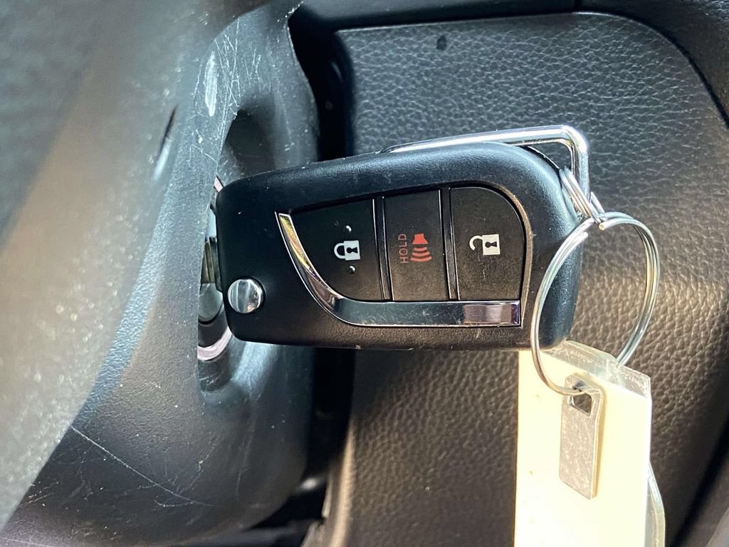 Used 2025 Toyota RAV4 LE AWD/4WD image 27
