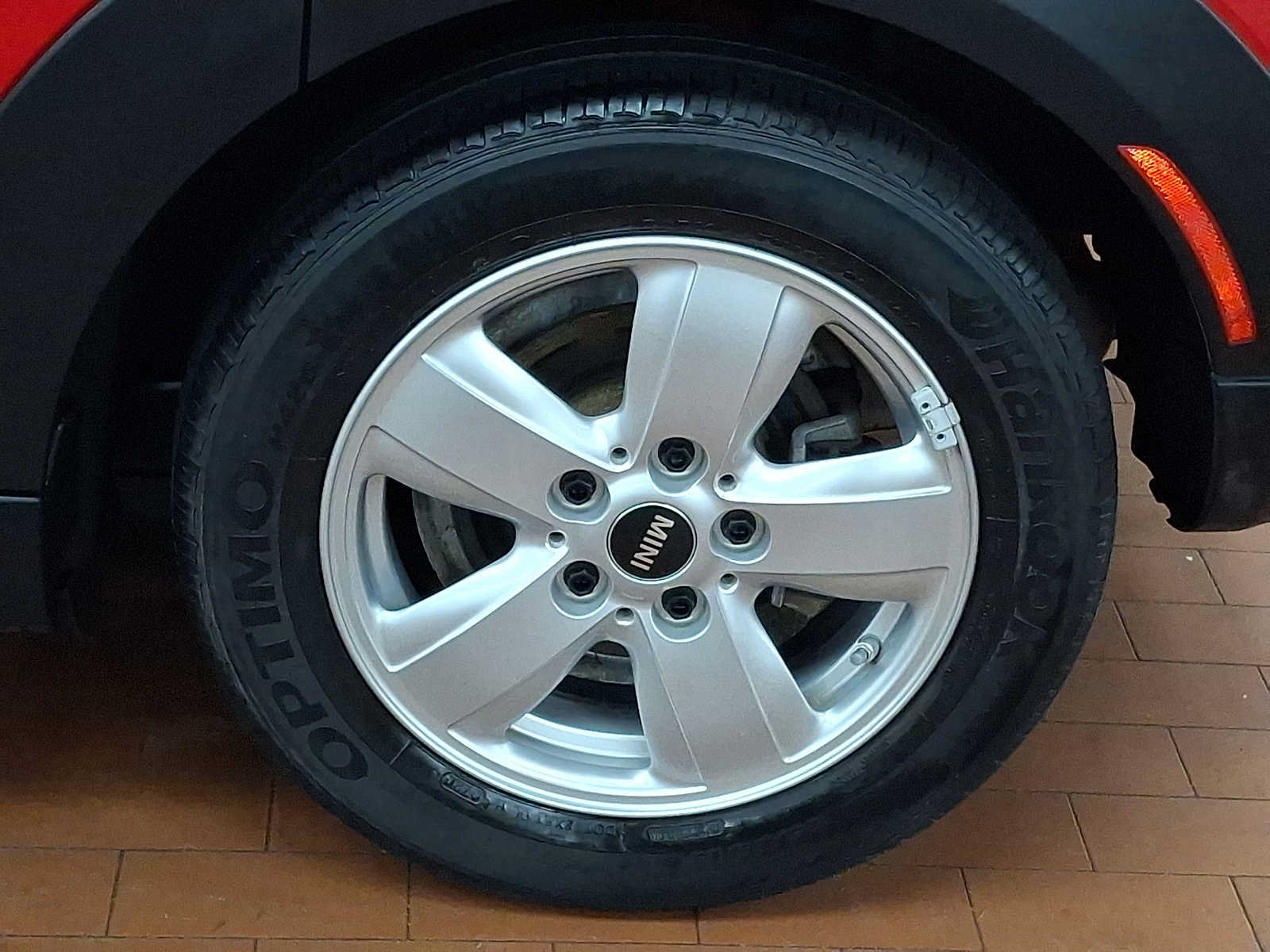 Used 2021 MINI Cooper 4-Door Hardtop w/ Storage Package FWD image 7