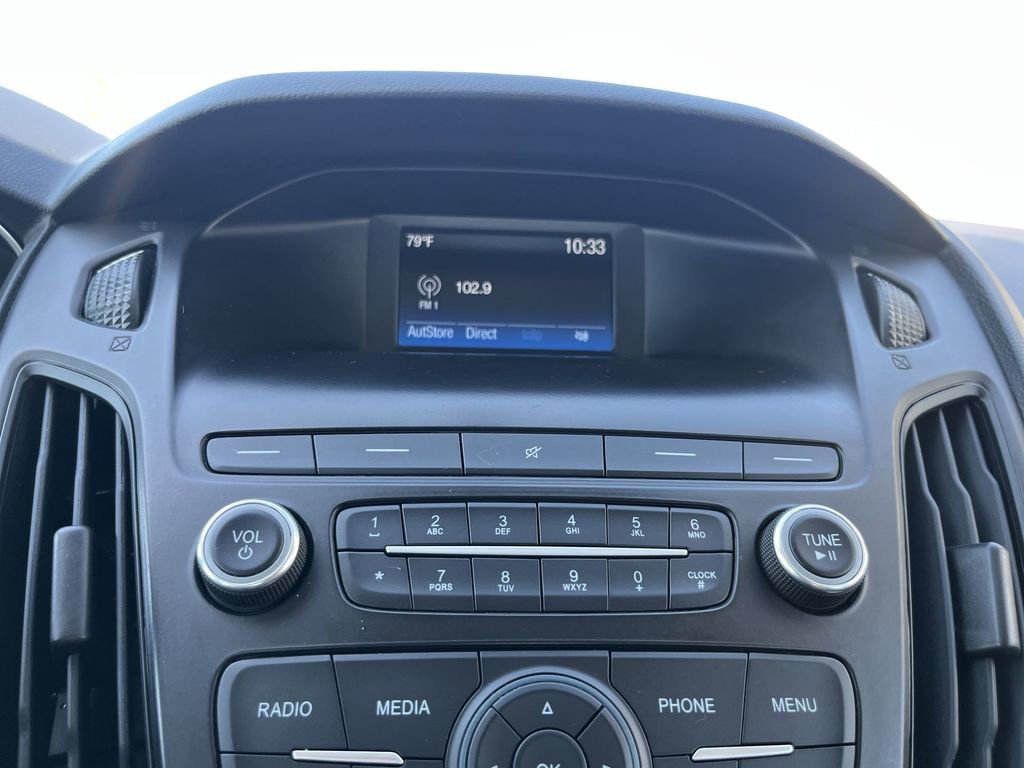 Used 2018 Ford Focus SE FWD image 12