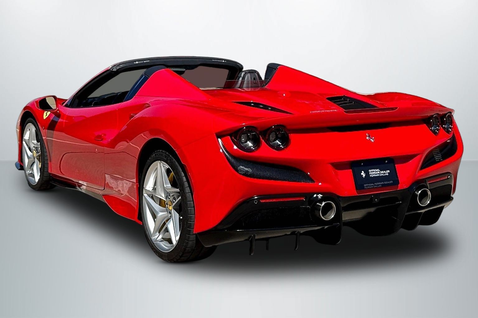 Used 2023 Ferrari F8 Spider RWD image 5