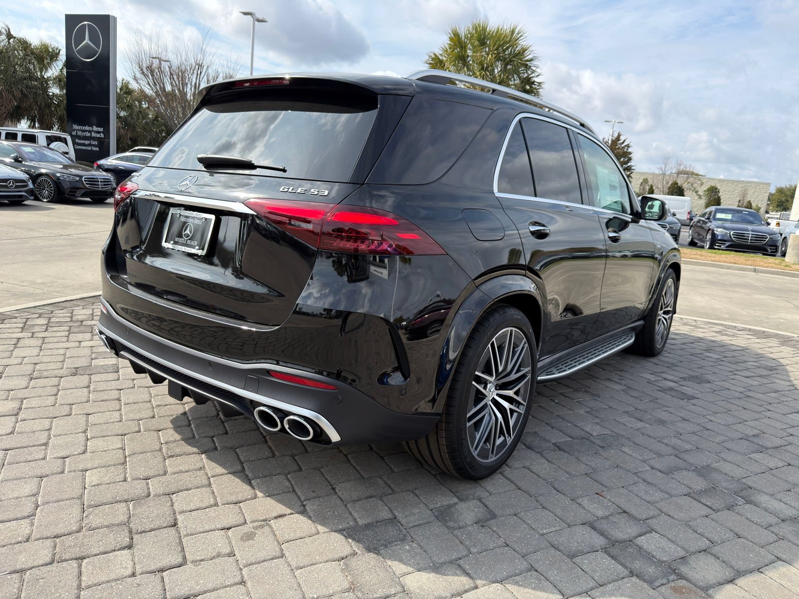 New 2026 Mercedes-Benz GLE 53 AMG 4MATIC image 9
