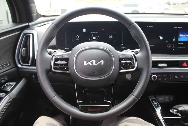 Certified 2025 Kia Sorento SX Prestige AWD/4WD image 13