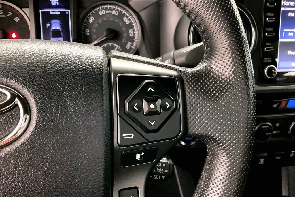 Used 2020 Toyota Tacoma TRD Off-Road w/ Technology Package AWD/4WD image 12