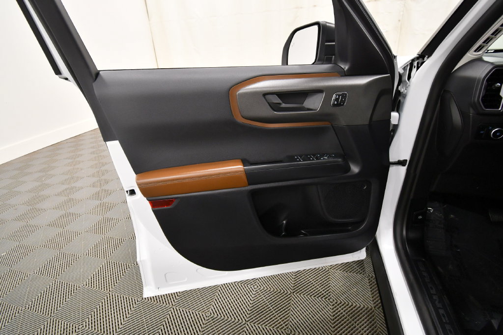 Used 2025 Ford Bronco Sport Outer Banks AWD/4WD image 13