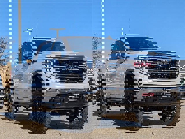 Used 2025 GMC Sierra 1500 SLT image 2